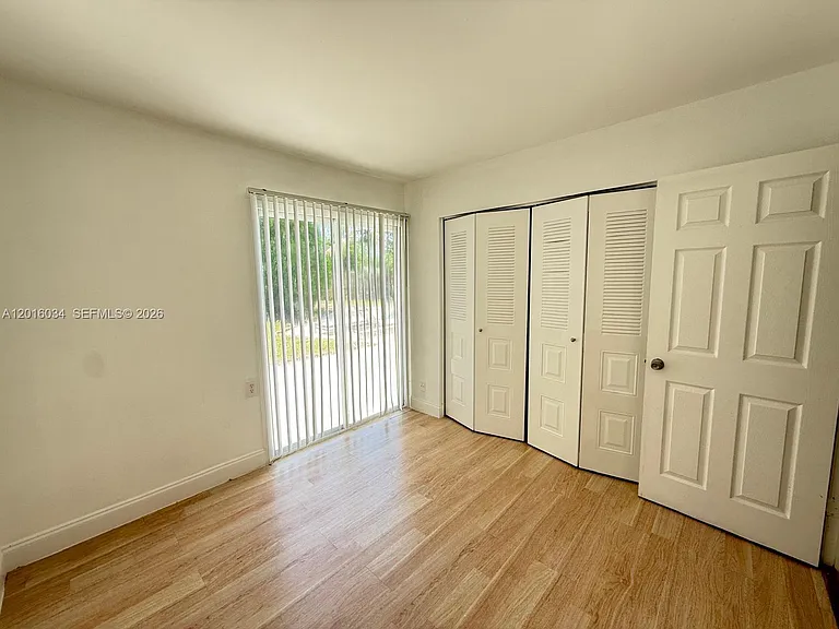 11143 Model Cir E — Photo 10