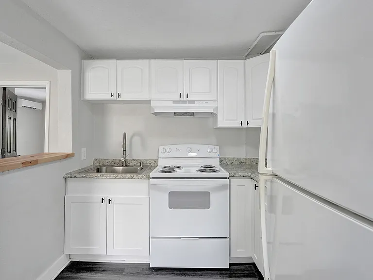 234 NE 14th Ave #2 — Photo 11