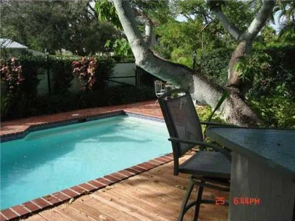 1032 SE 12th Way, Fort Lauderdale, FL 33301
