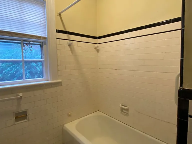 4304 Bromley Ln — Photo 12