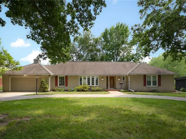 4411 W 89th St, Prairie Village, KS 66207