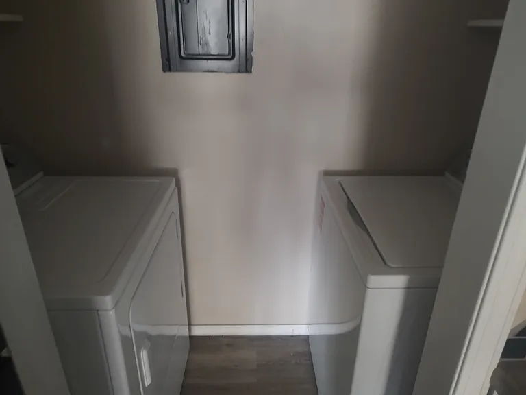 1125 S Sheppard St — Photo 5