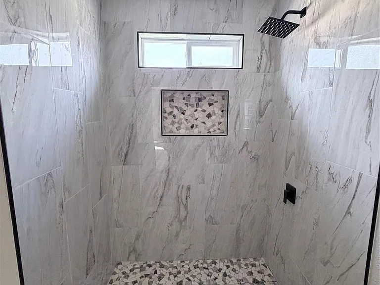 2915 Creston Dr — Photo 10