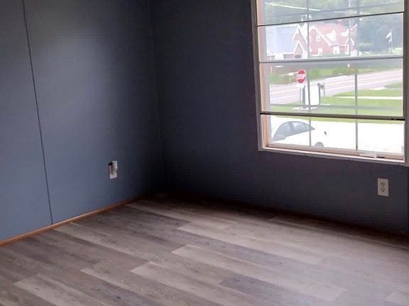 4th image of 135 Bluebird Ln