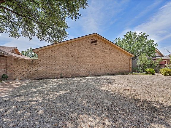 4th image of 2407 Haynes Dr
