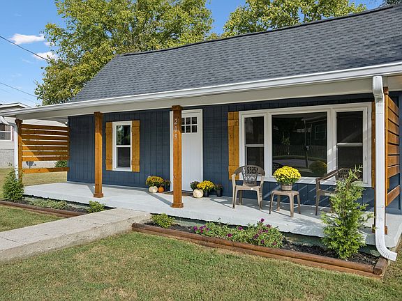 5th image of 209 Olive St