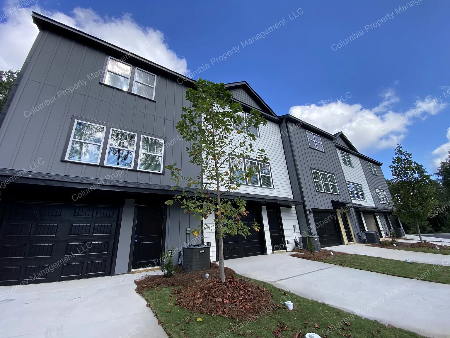 3 bed, 2.5 bath, 1626 sqft, $2,200 — Photo 2