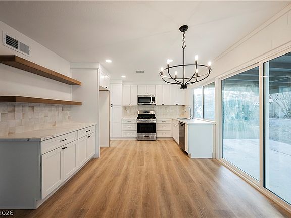 5th image of 2933 Natalie Ave