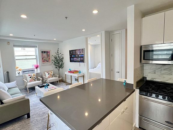5th image of 901 Bush St #901