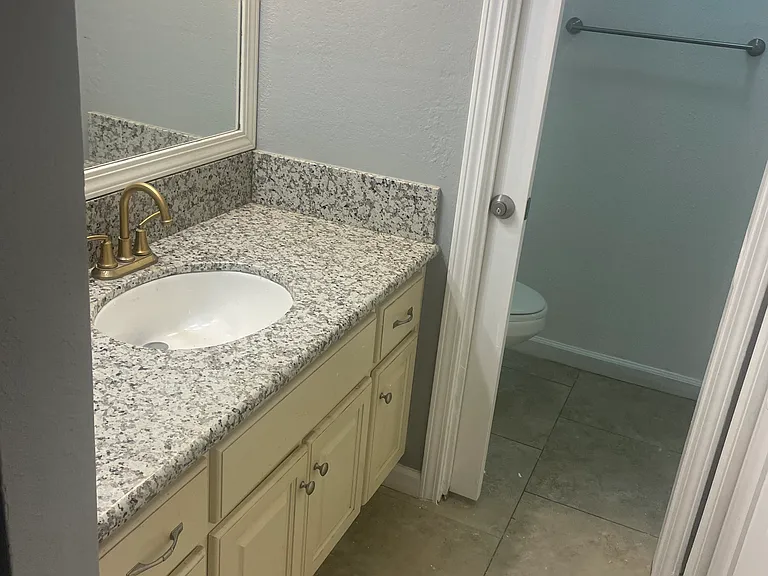 303 E Bullard Ave — Photo 11