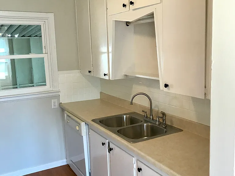802 N Pinecrest Ave — Photo 8