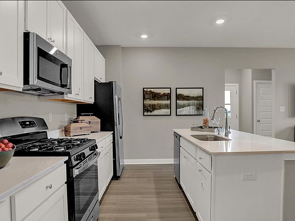 3rd image of 2316 W 166th St