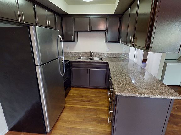 3rd image of 3974 Moore St APT 205