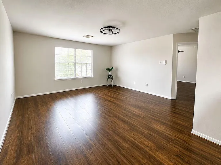 3519 Benjamin Franklin Ln — Photo 10