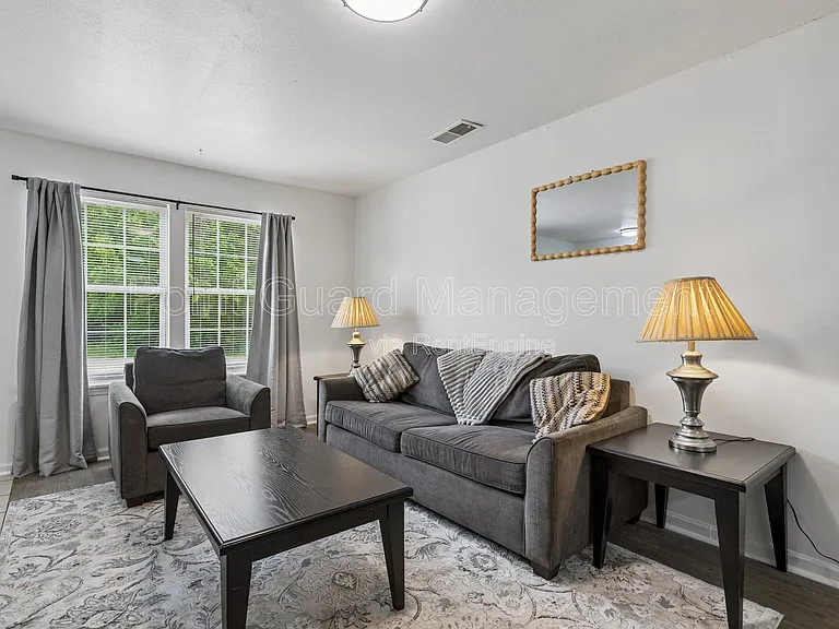 321 W South Ave — Photo 31