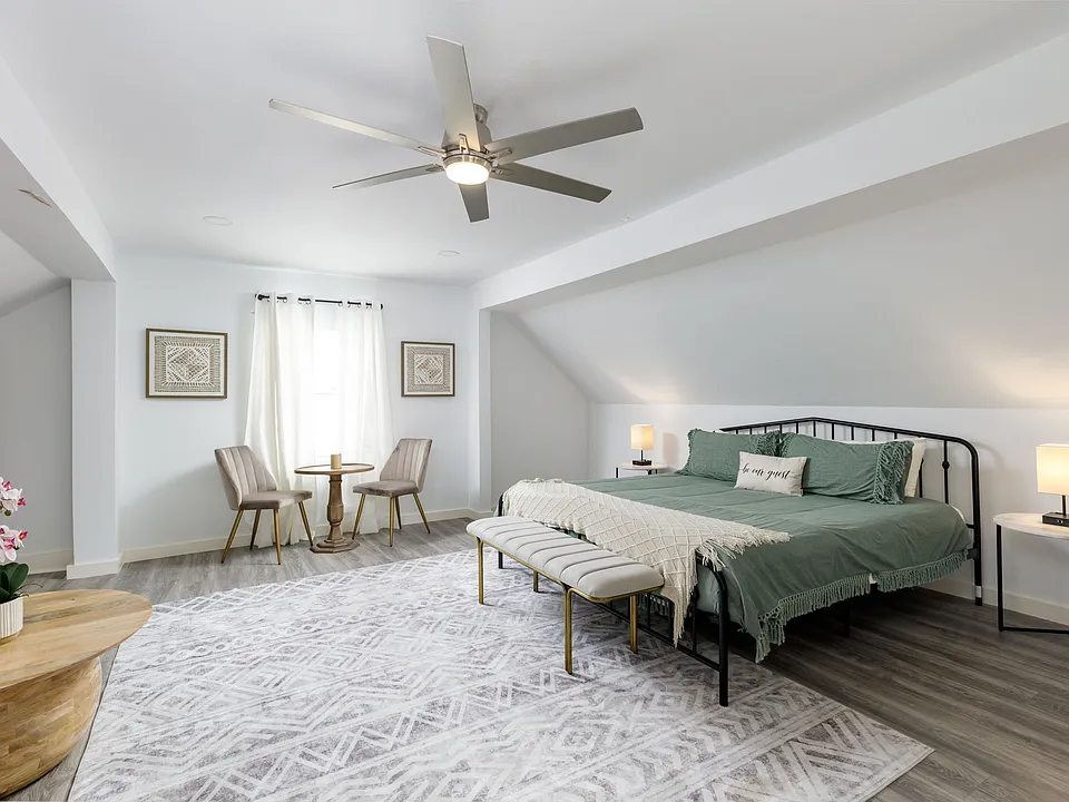 110 E Craig Pl #3