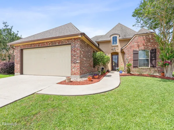 500 Copper Ridge Dr, Youngsville, LA 70592