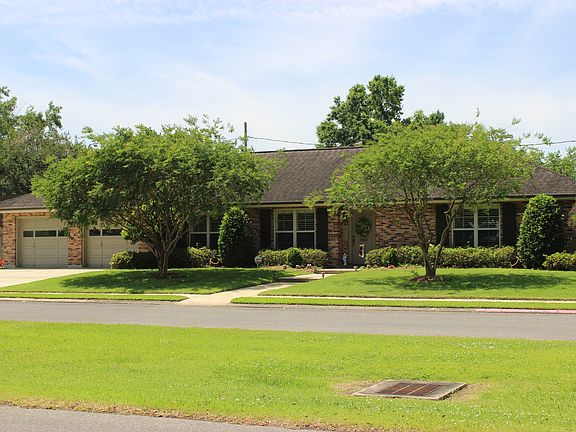 2nd image of 202 Belle Meade Blvd