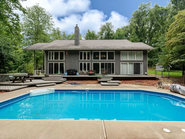 5159 N Barclay, La Porte, IN 46350