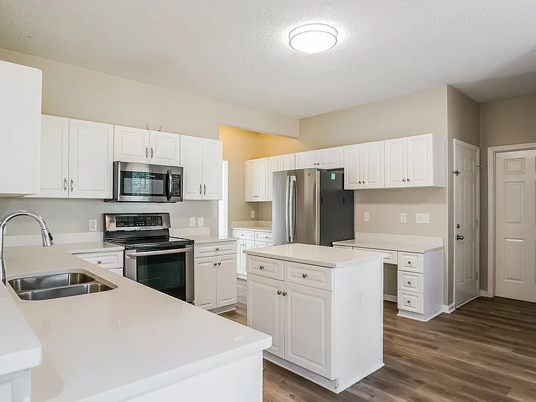 8817 Whitby Ct — Photo 7