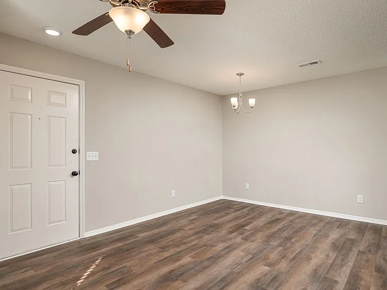 Vandergriff Village by Callio Properties — Photo 34