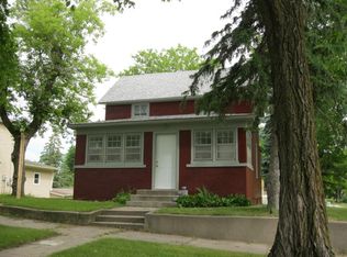 302 W Douglas Ave, Fergus Falls, MN 56537