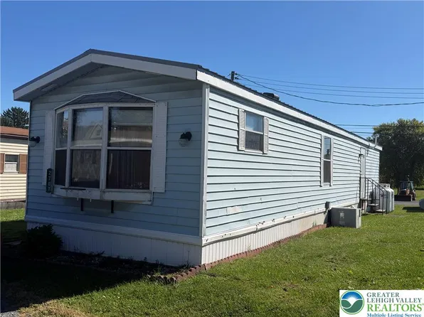 2707 Levi Dr, Bath, PA 18014