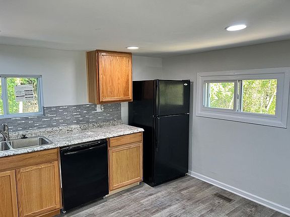 5th image of 1109 Spruce Dr