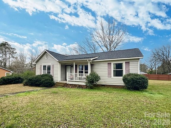 2nd image of 707 Finley Rd