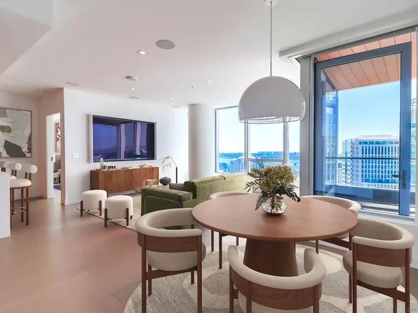 888 W East St #2003, San Diego, CA 92101