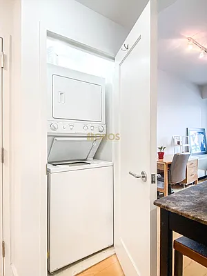 Rented by City Connections Realty | media 9