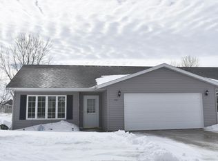 701 Spruce Dr, Independence, IA 50644