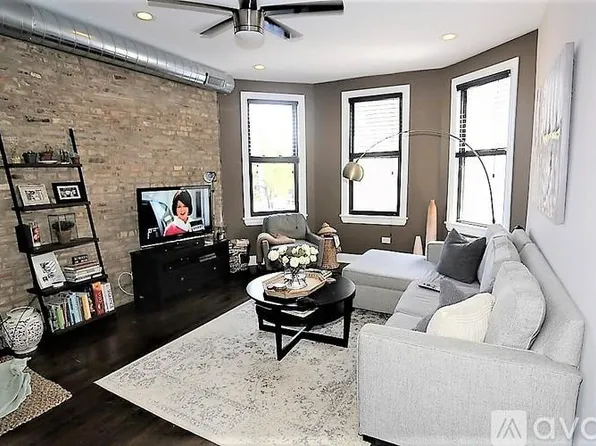 2019 N Hoyne Ave #2R, Chicago, IL 60647
