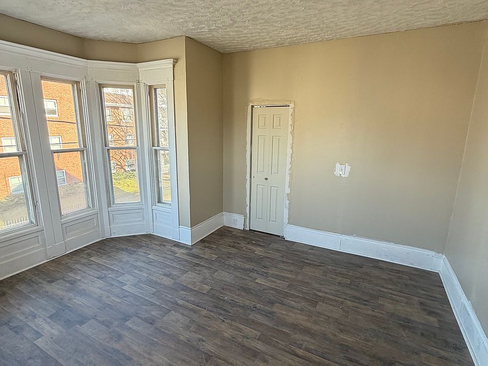 1st image of 18 Bedford St #1