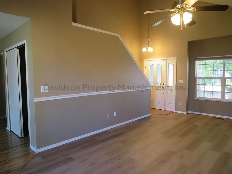 3280 Richmond Dr — Photo 3