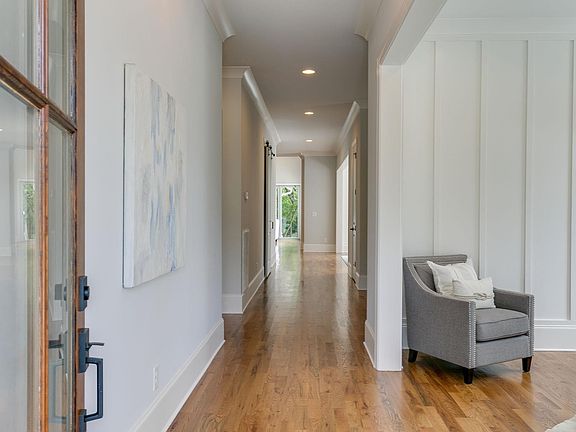 5th image of 399 Eddy Ln