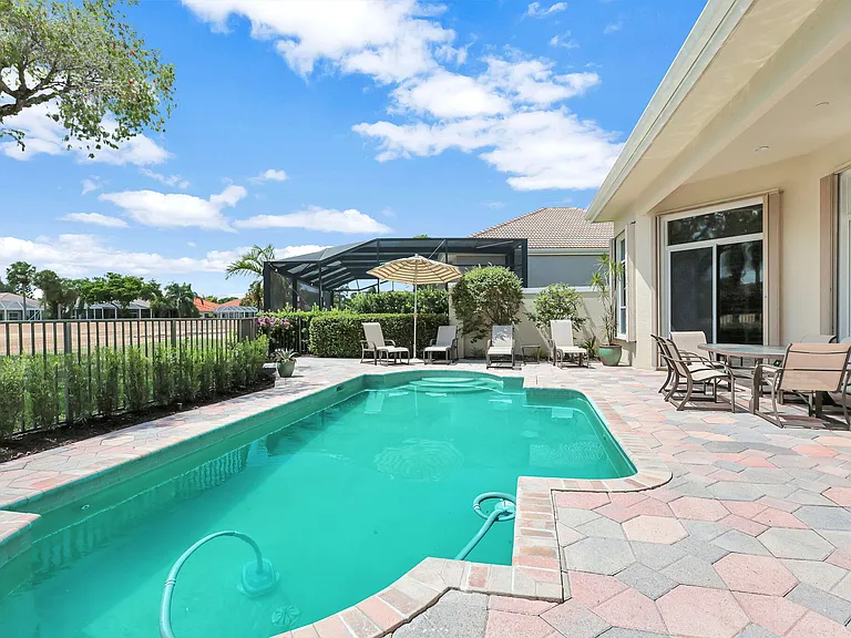 8671 Falcon Green Dr — Photo 18