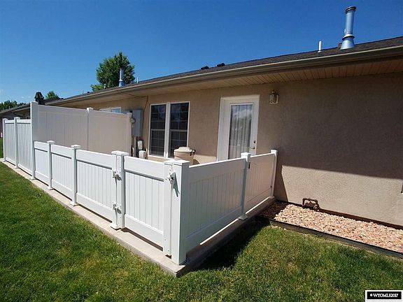 4th image of 801 Sagebrush Dr