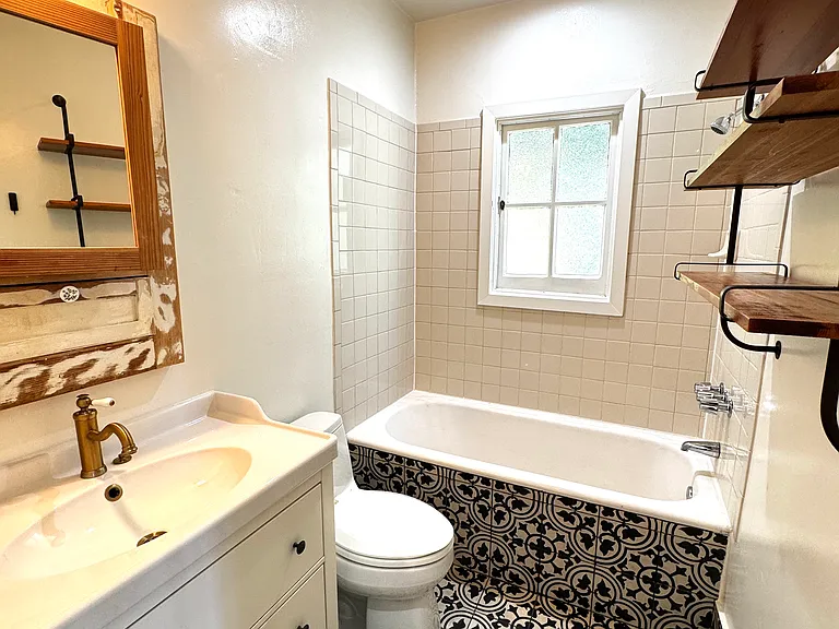 937 E California Blvd #6 — Photo 8