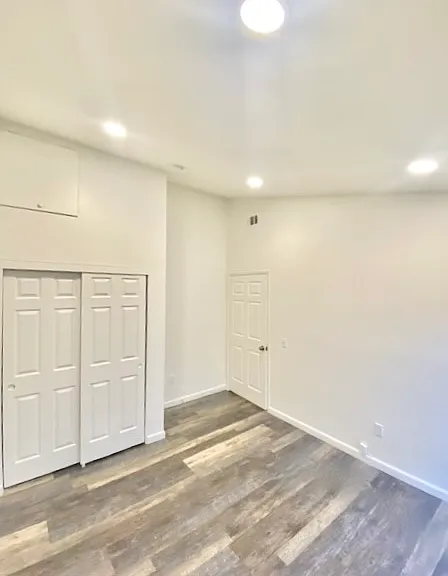 1127 Glenville Dr #2 — Photo 8