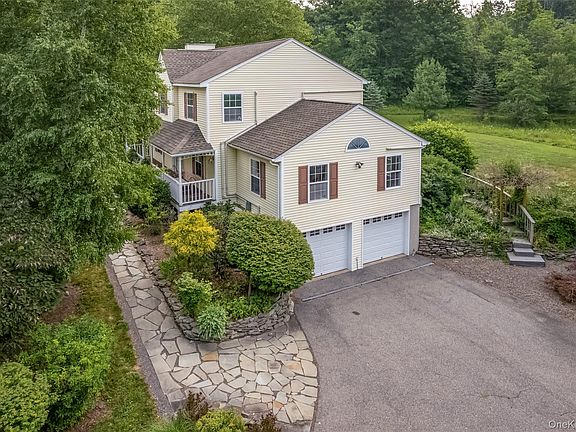3rd image of 28 Church Farm Road