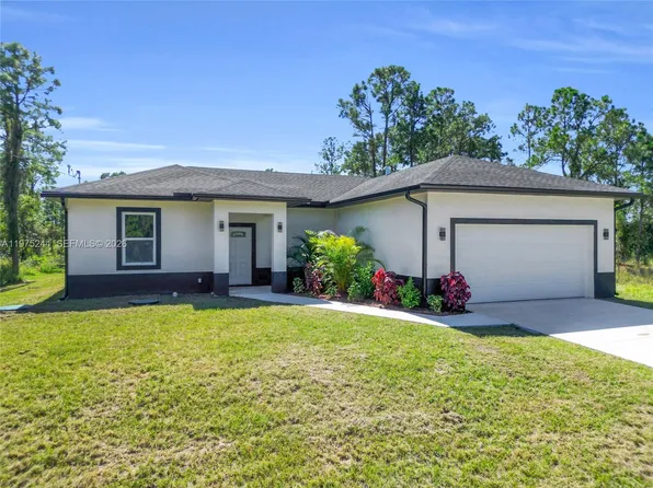 1109 Edgewood St E, Lehigh Acres, FL 33974