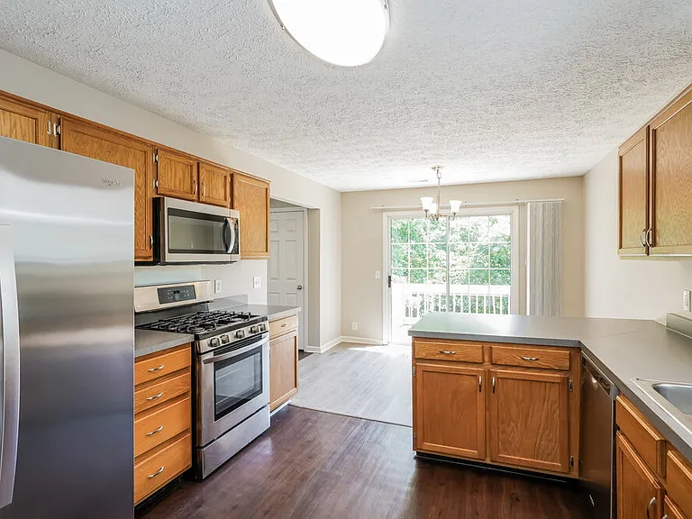 3505 Glenfalls Dr — Photo 8