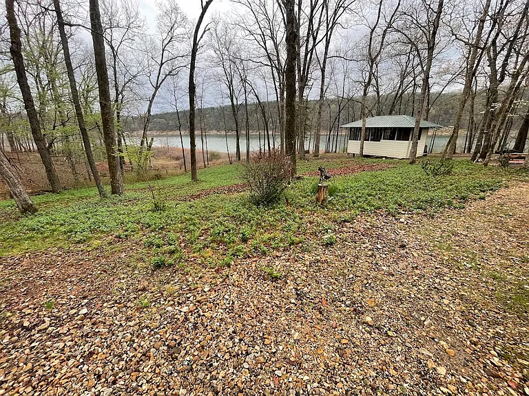 300 Meacham Ln — Photo 9