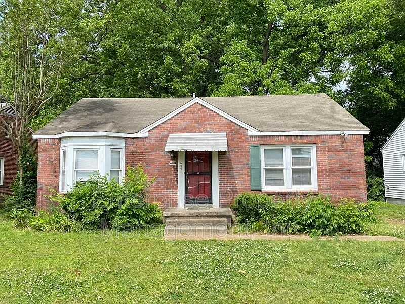 4 bed, 2.0 bath, 1646 sqft, $1,595 — Photo 2