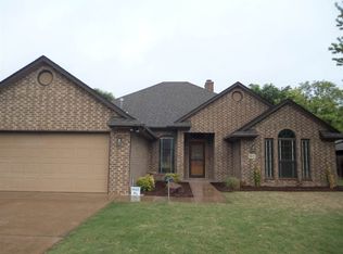 917 Quail Ridge Rd, Enid, OK 73703