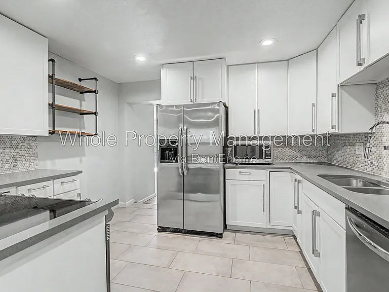 2991 Hudson St — Photo 7