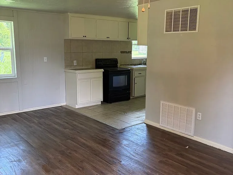 1608 Breckenridge Dr — Photo 9
