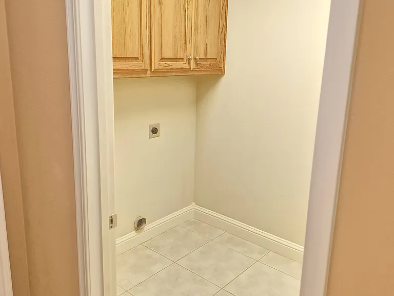 1103 Tiffany Ln — Photo 5