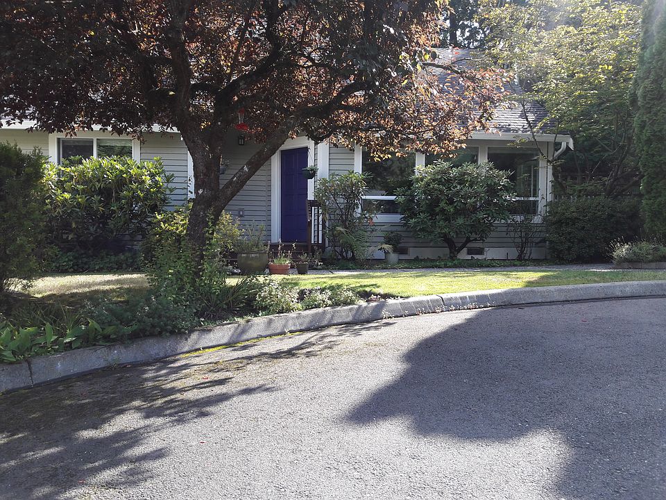 1st image of 11711 NE 105th Ln